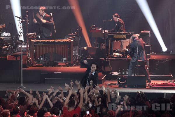 NICK CAVE AND THE BAD SEEDS - 2017-10-03 - PARIS - Zenith - Warren Ellis - Nicholas Edward Cave [Nick Cave]
